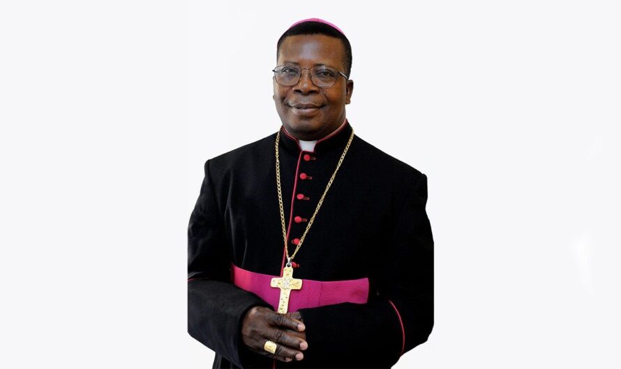 Bénin: Mgr Anoumou exhorté à conduire son diocèse dans l’unité et la prière